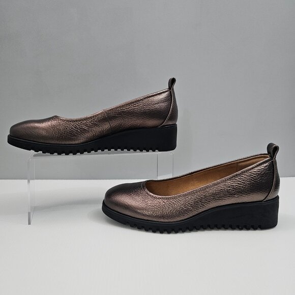 Comfortiva Dillon Loafer Womens 8 Metallic Pewter Slip On Wedge Work Travel - Picture 2 of 13